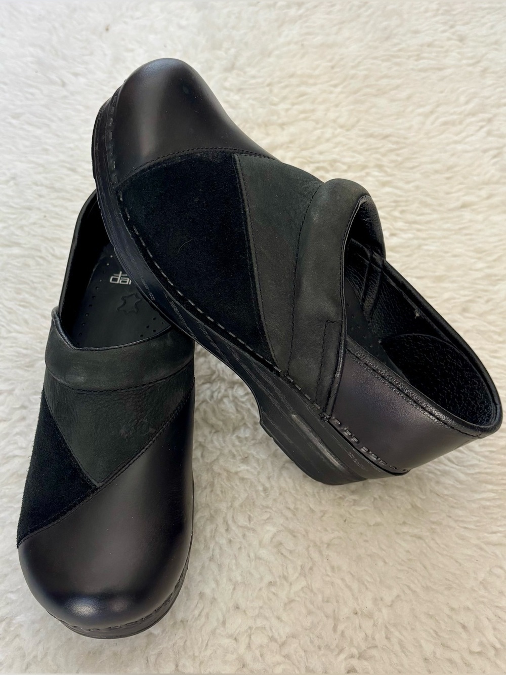 Dansko Black Mixed-Material Slip-On Clogs size EU 37 US 6-6.5